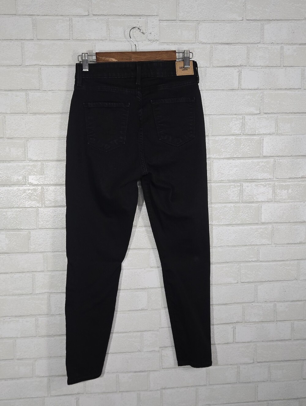 Denizen from Levi's high rise skinny jeans - Picture 10 of 16